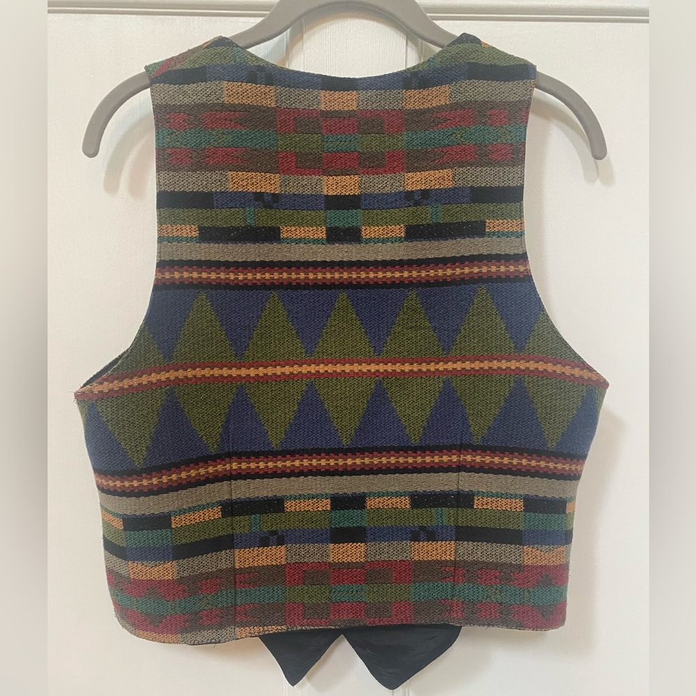 Nadia Aztec Design Vest. - Picture 2 of 7